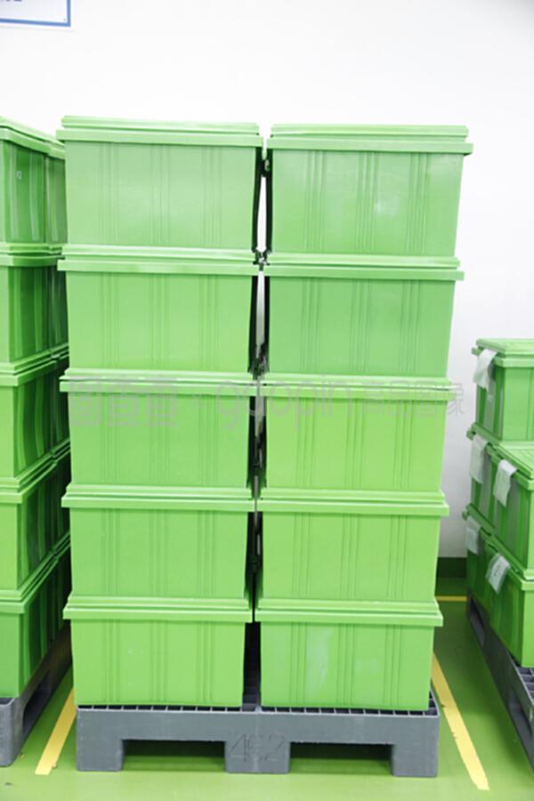 绿色塑料盒产品。